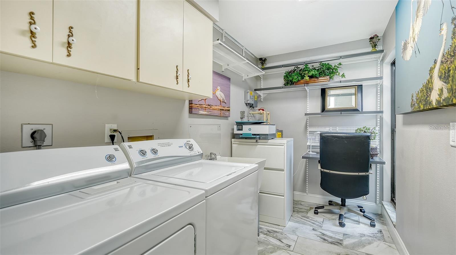 GLEN OAKS MANOR - Residential