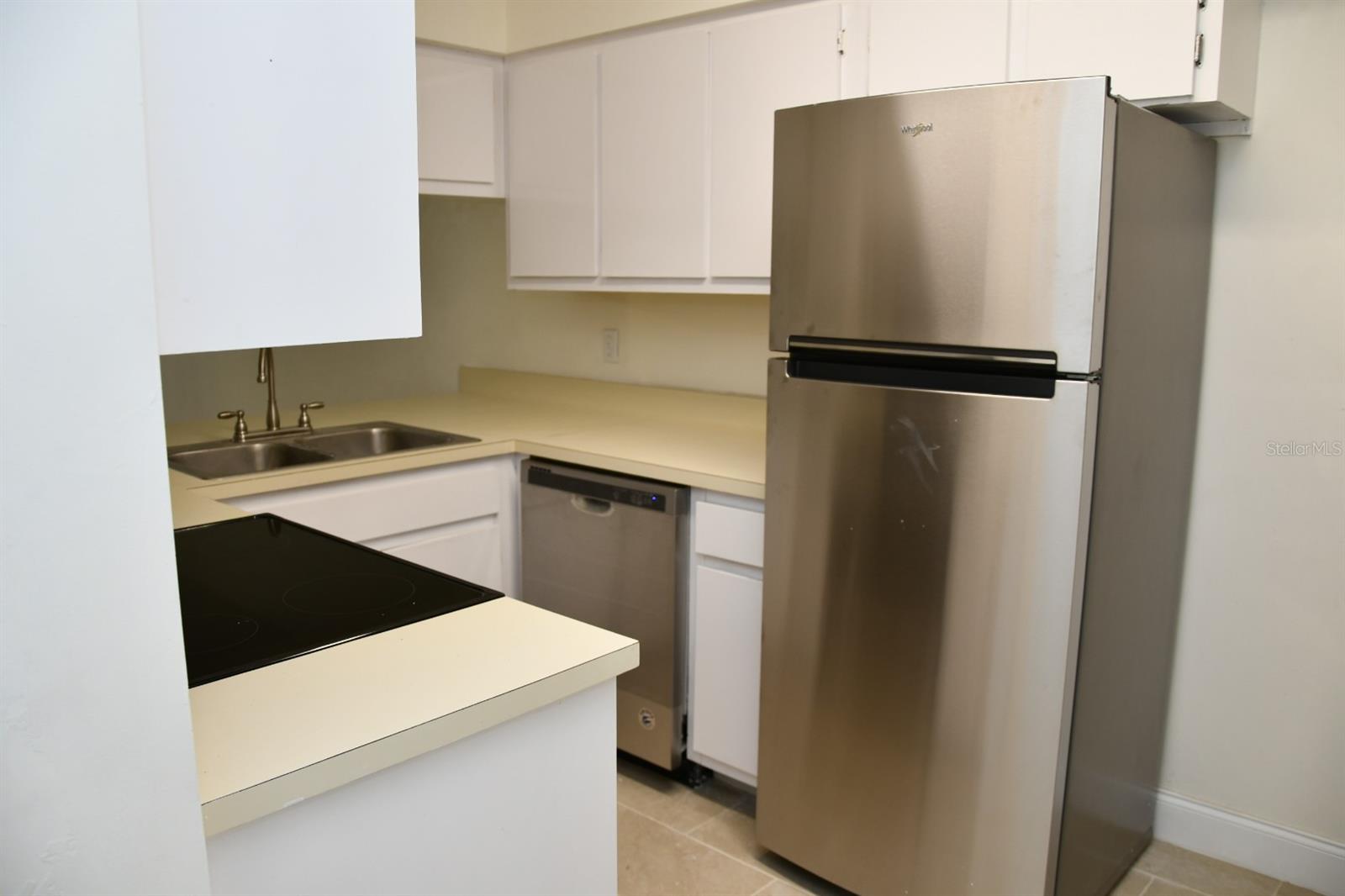 CASABLANCA EAST - CONDO - Residential