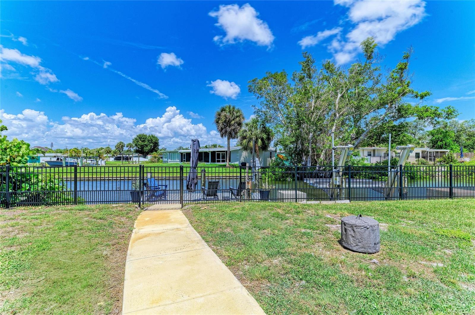 302 DONA DRIVE, NOKOMIS, FL, 34275 4 302 DONA DRIVE