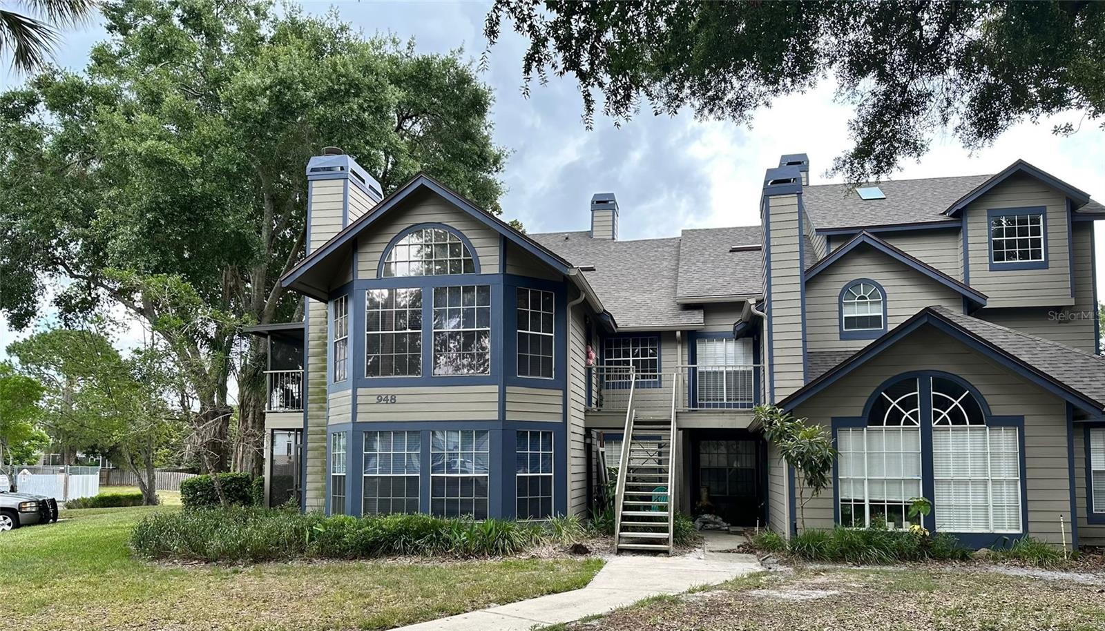 Move-in ready 2 Bedroom/2 Bath condo with new kitchen, quartz counter tops, entire unit newly painted and in unit washer/dryer. Close to I-4, Lake Mary's shopping district and Top Golf. Walking distance to Publix, Fresh Market, Target and a multitude of eateries. Application fee of $40 required for credit history verification.