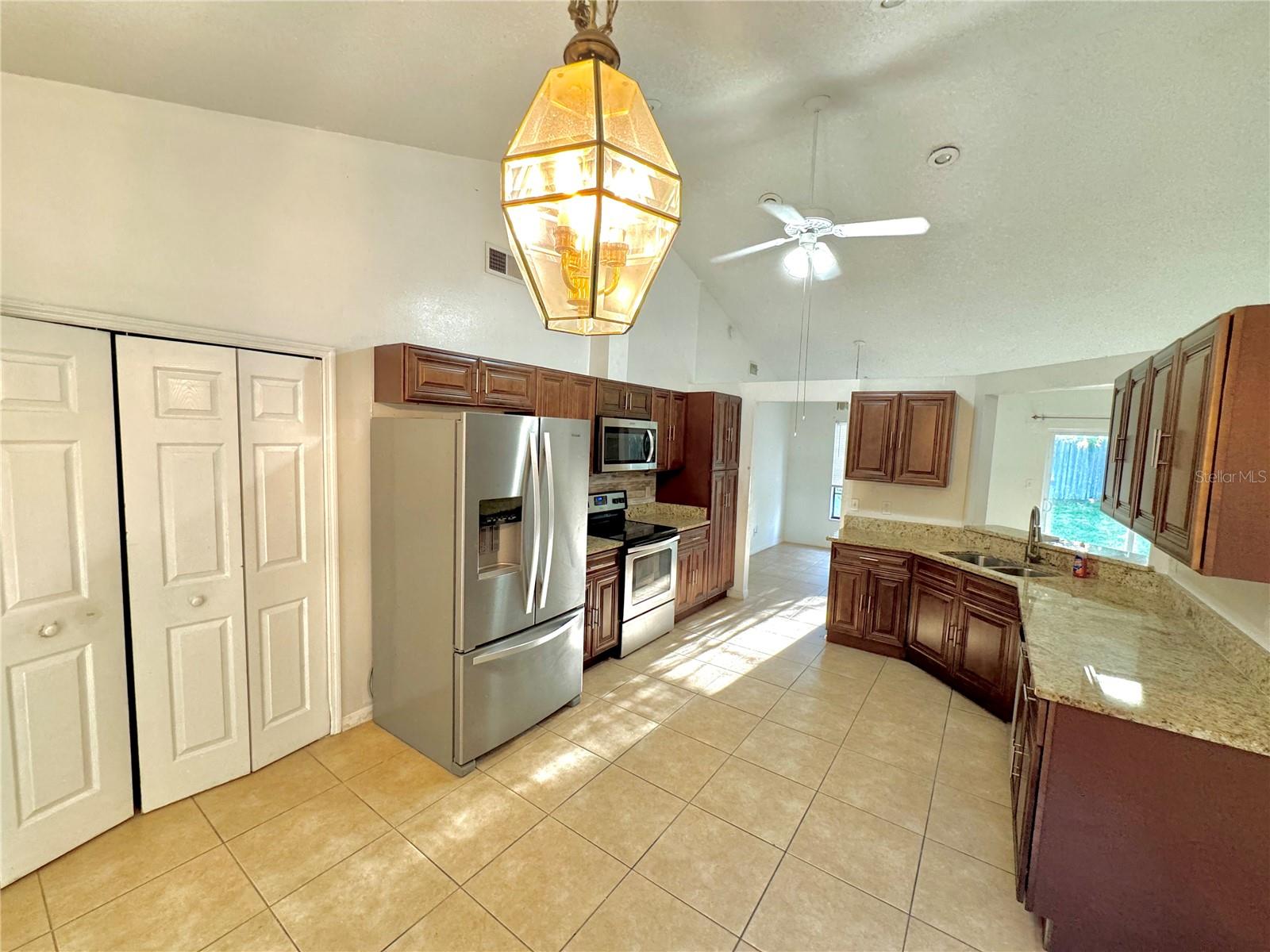 ARBOR RIDGE NORTH - Residential Lease