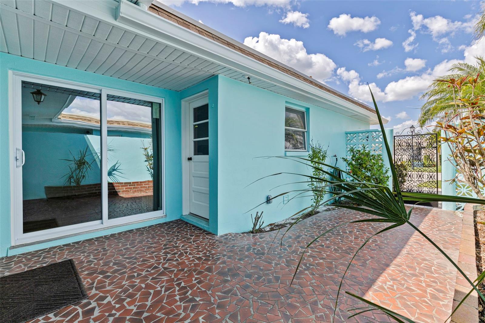 BOCA CIEGA POINT EAST - Residential