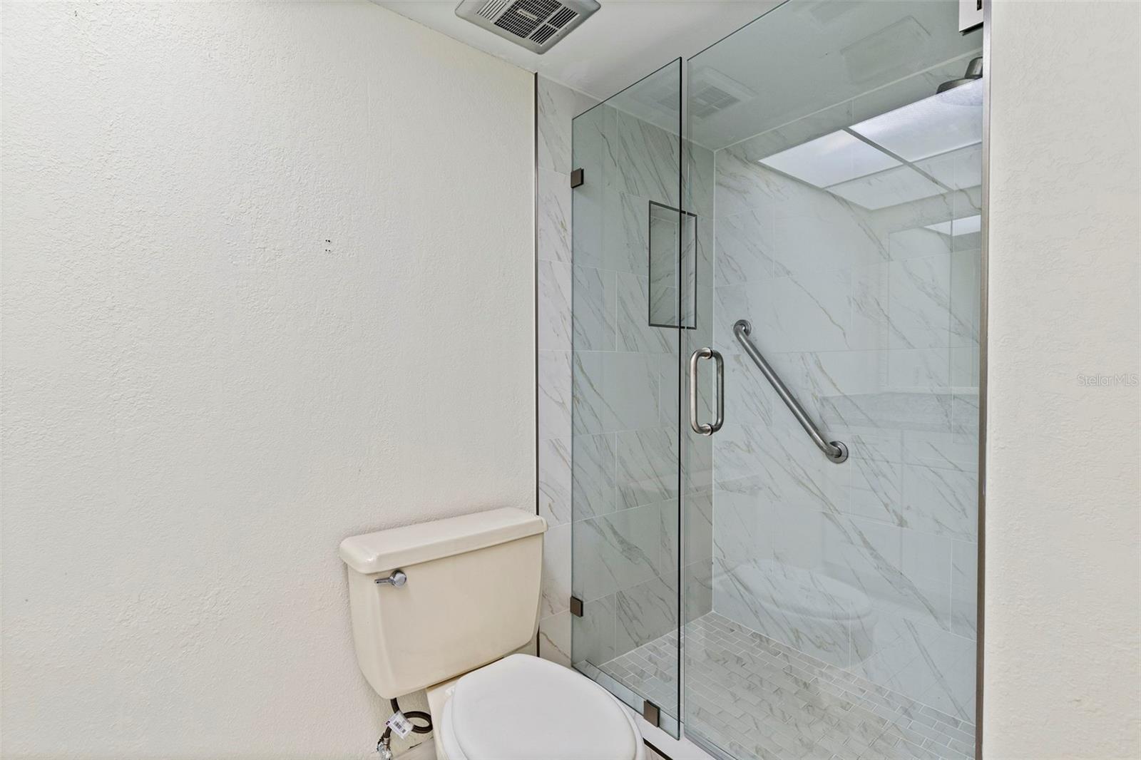 BOCA CIEGA POINT EAST - Residential