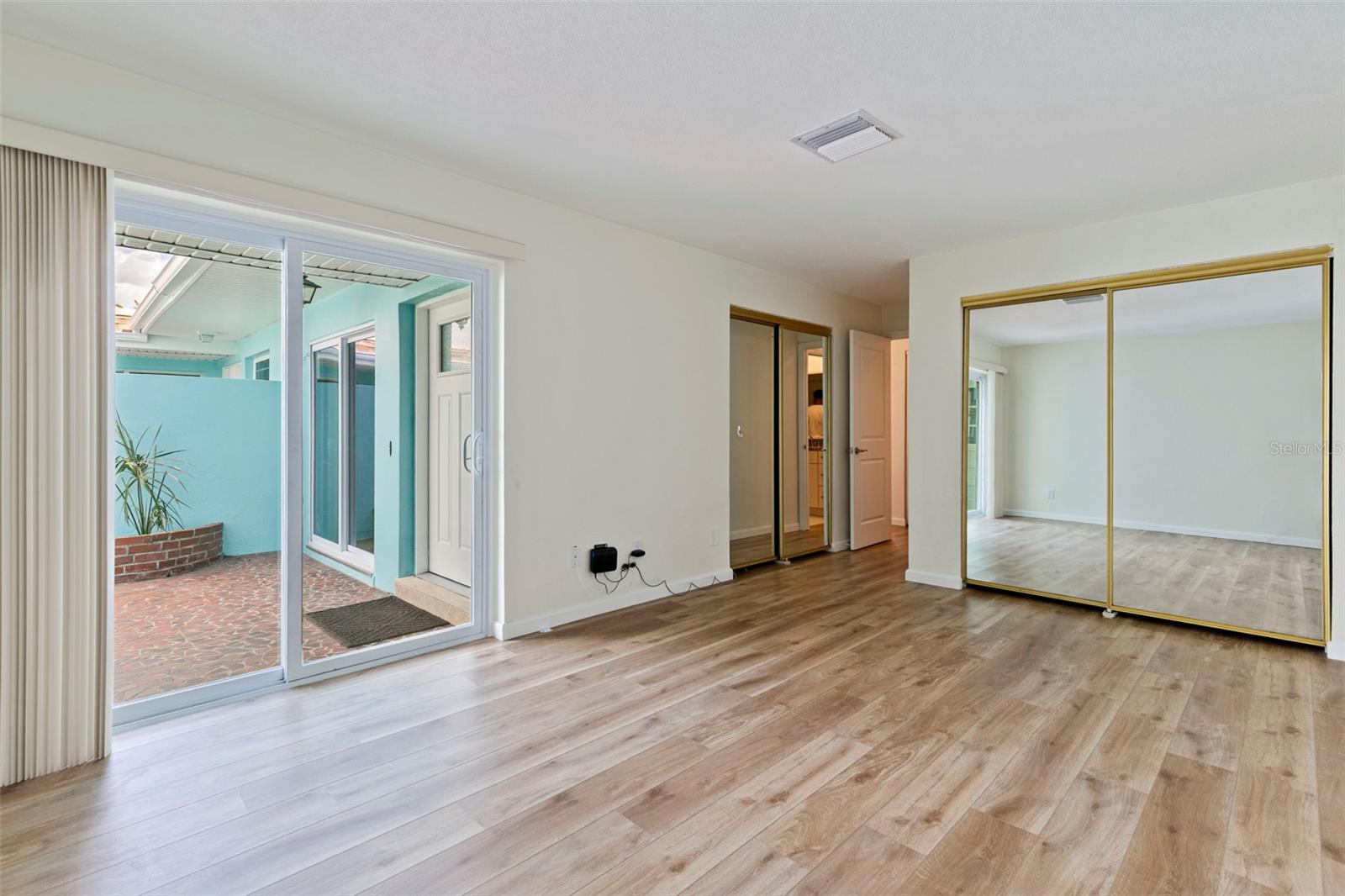 BOCA CIEGA POINT EAST - Residential