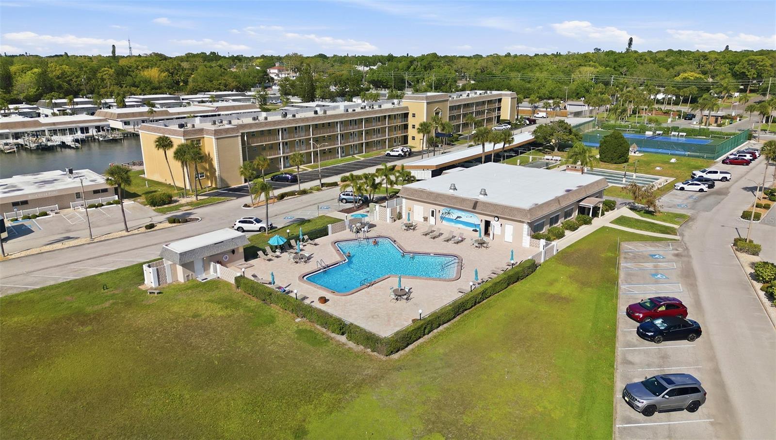 BOCA CIEGA POINT EAST - Residential