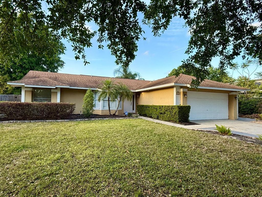 Photo of 8143 Chelsworth Drive, Orlando, FL 32835 (MLS # O6383094)