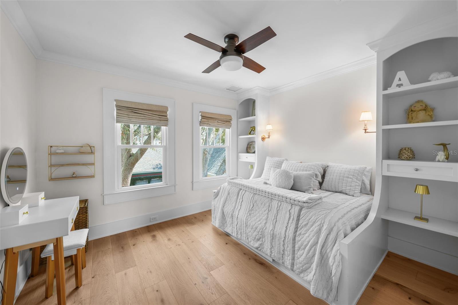 NEW SUBURB BEAUTIFUL - Residential