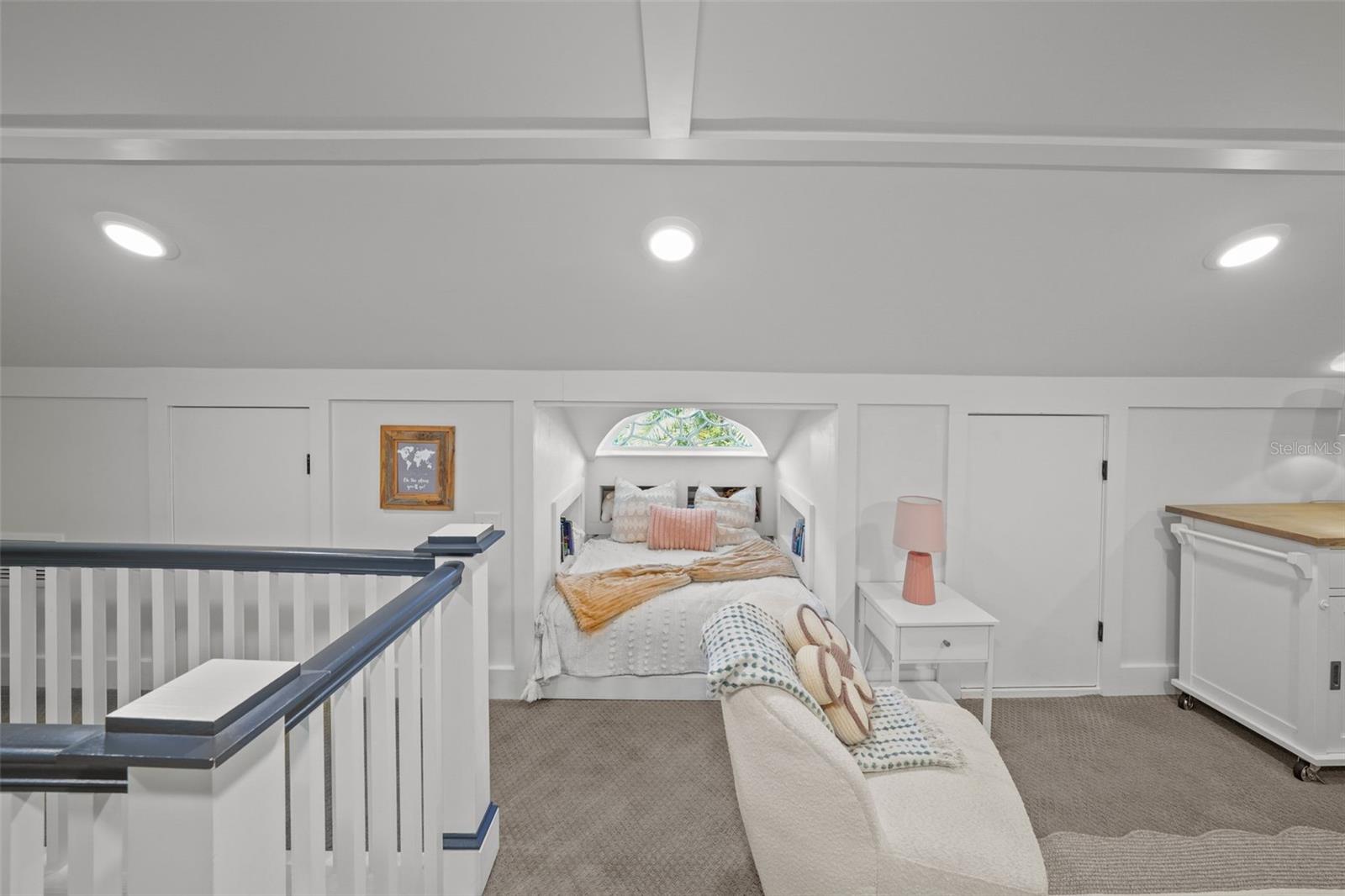 NEW SUBURB BEAUTIFUL - Residential