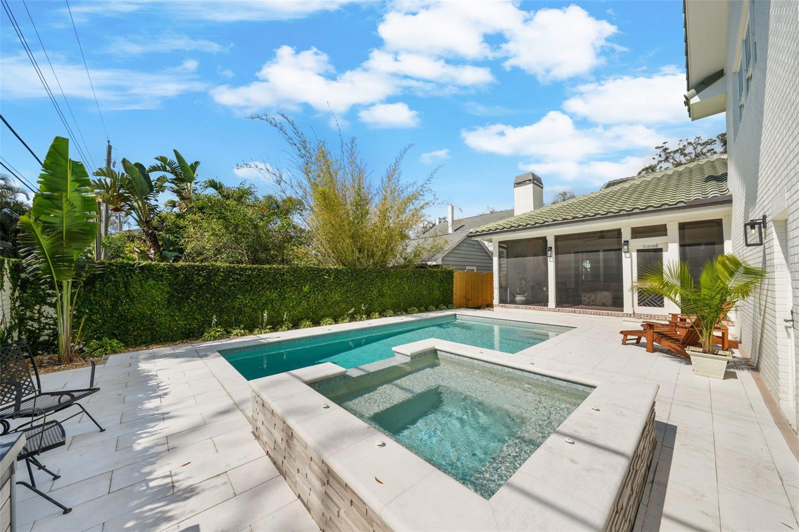 NEW SUBURB BEAUTIFUL - Residential