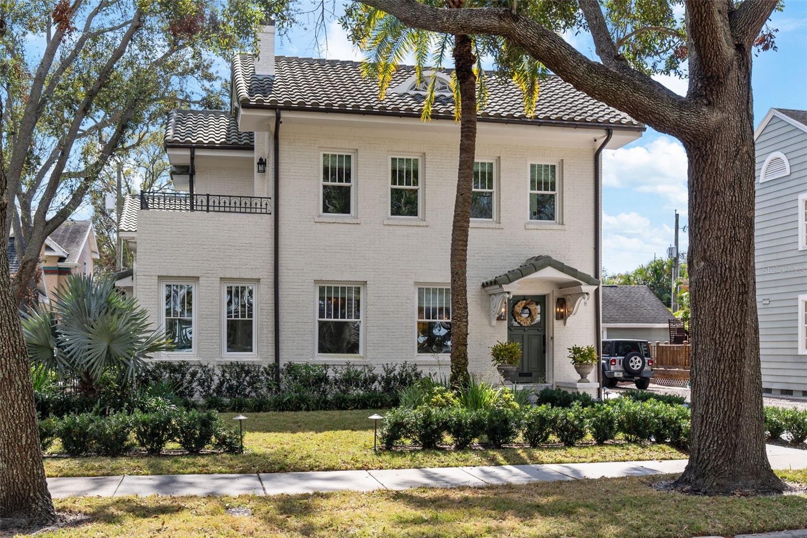 NEW SUBURB BEAUTIFUL - Residential