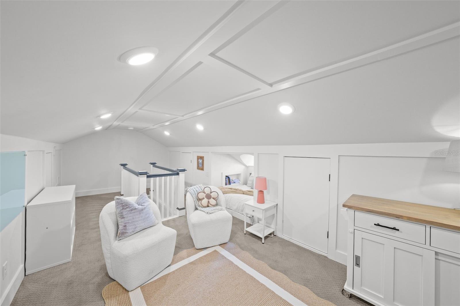 NEW SUBURB BEAUTIFUL - Residential