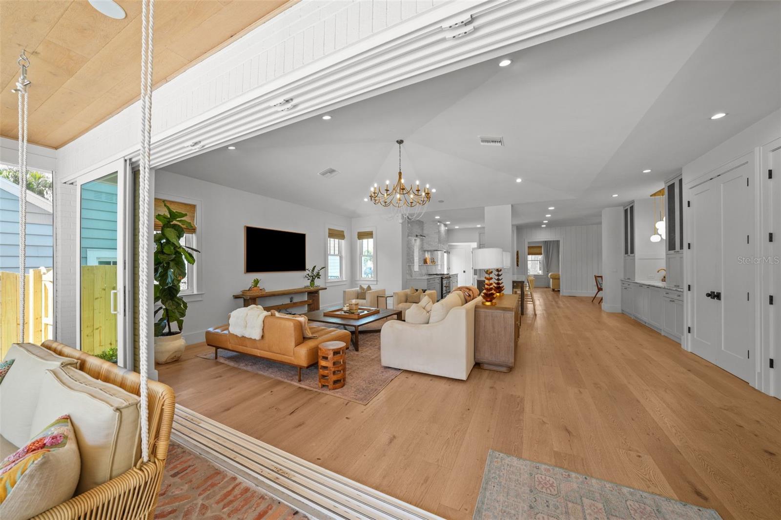 NEW SUBURB BEAUTIFUL - Residential