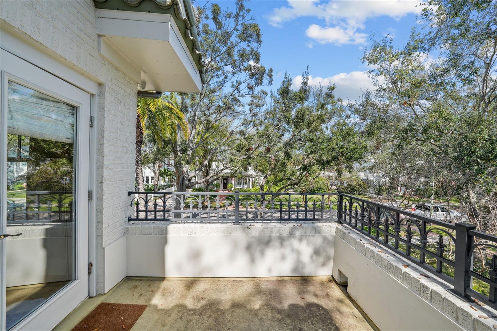 NEW SUBURB BEAUTIFUL - Residential