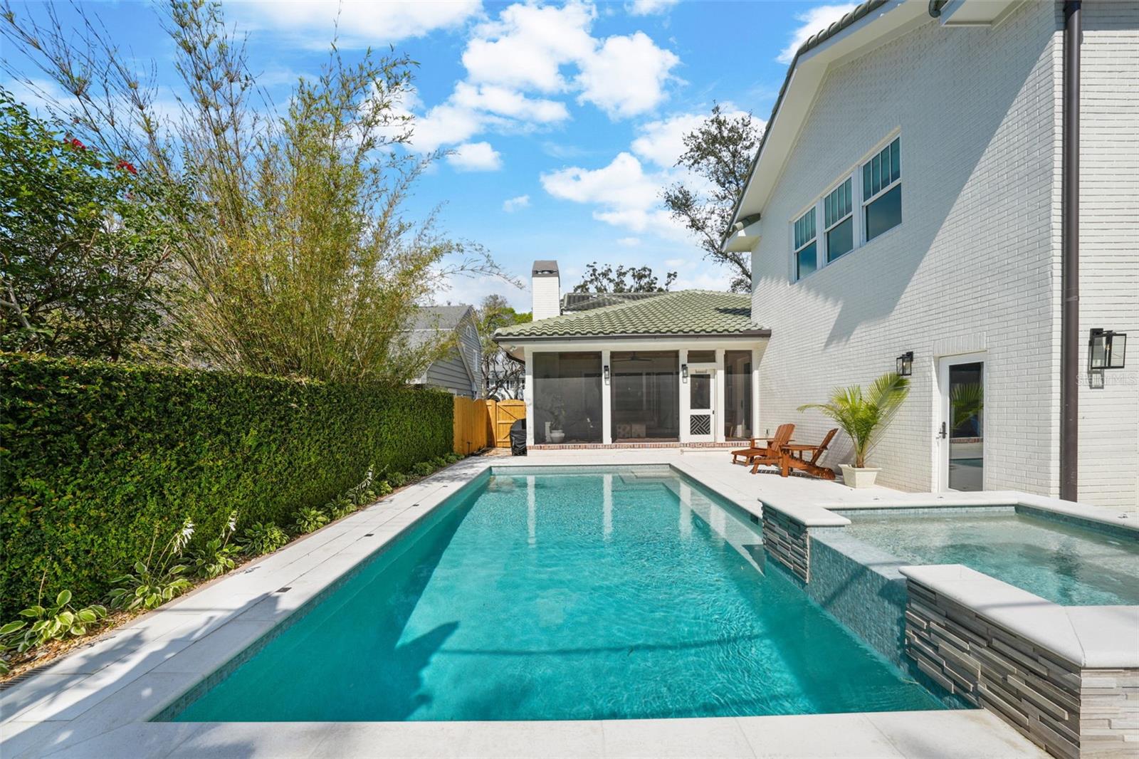 NEW SUBURB BEAUTIFUL - Residential