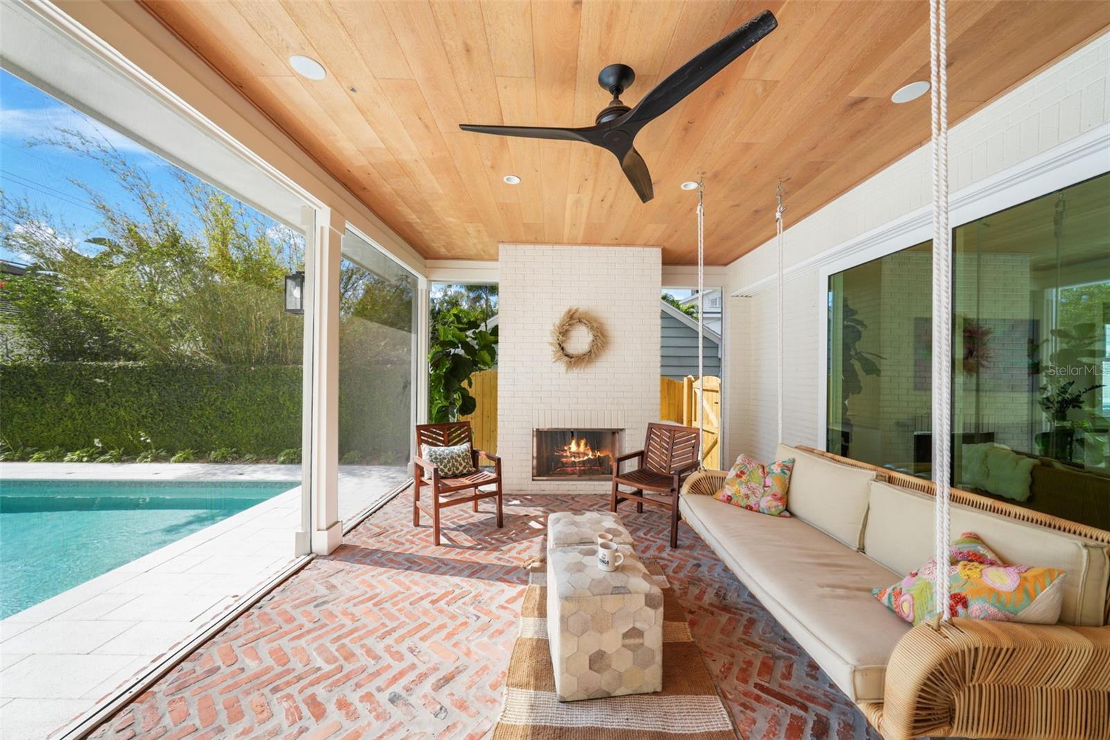 NEW SUBURB BEAUTIFUL - Residential