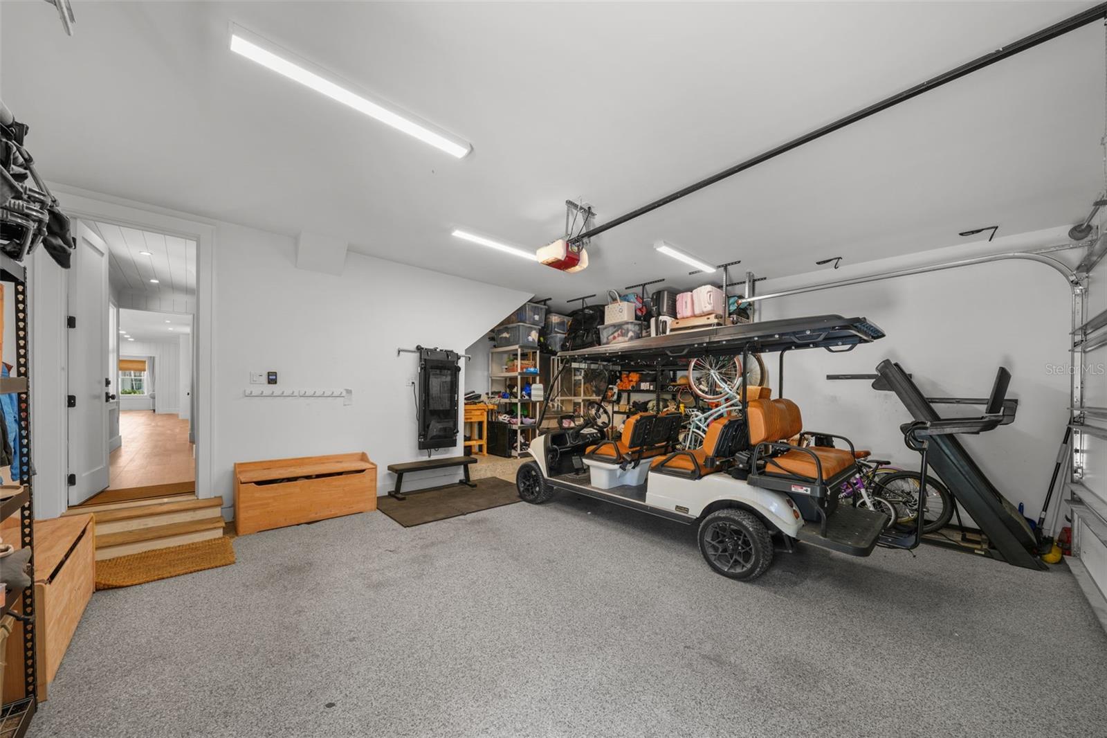 NEW SUBURB BEAUTIFUL - Residential