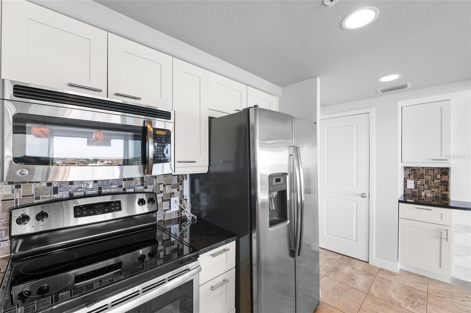 ISLAND WAY TOWERS CONDO - Residential