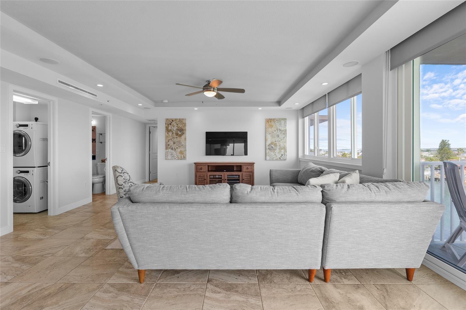 ISLAND WAY TOWERS CONDO - Residential