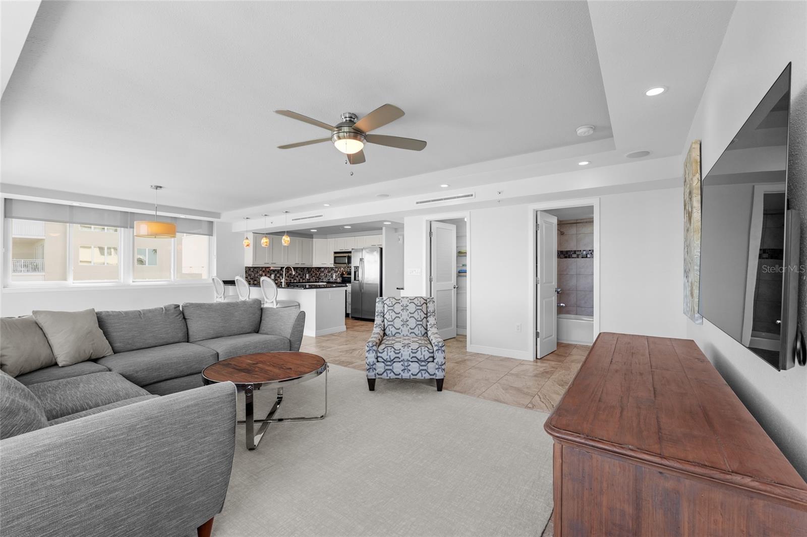 ISLAND WAY TOWERS CONDO - Residential