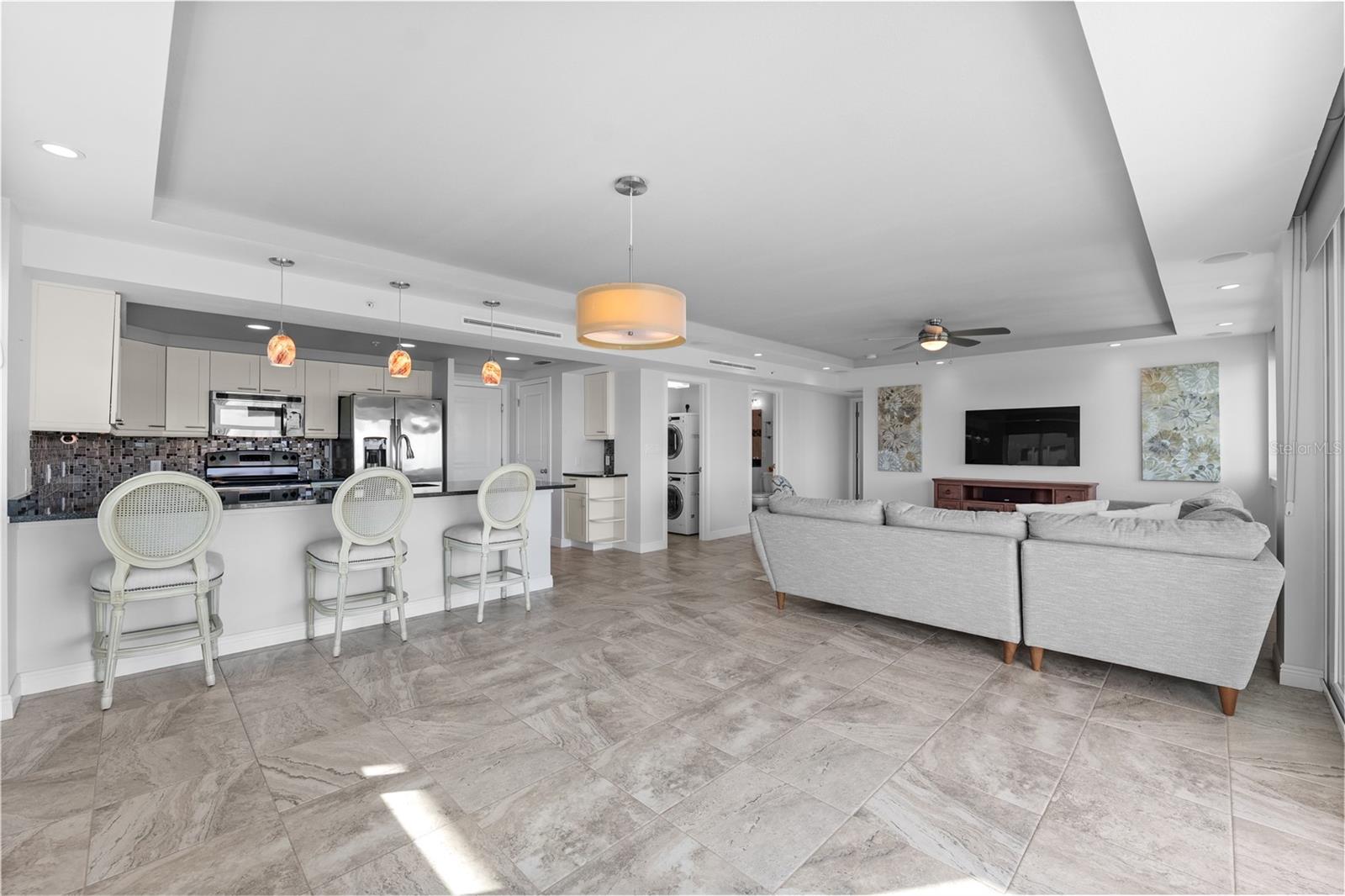 ISLAND WAY TOWERS CONDO - Residential