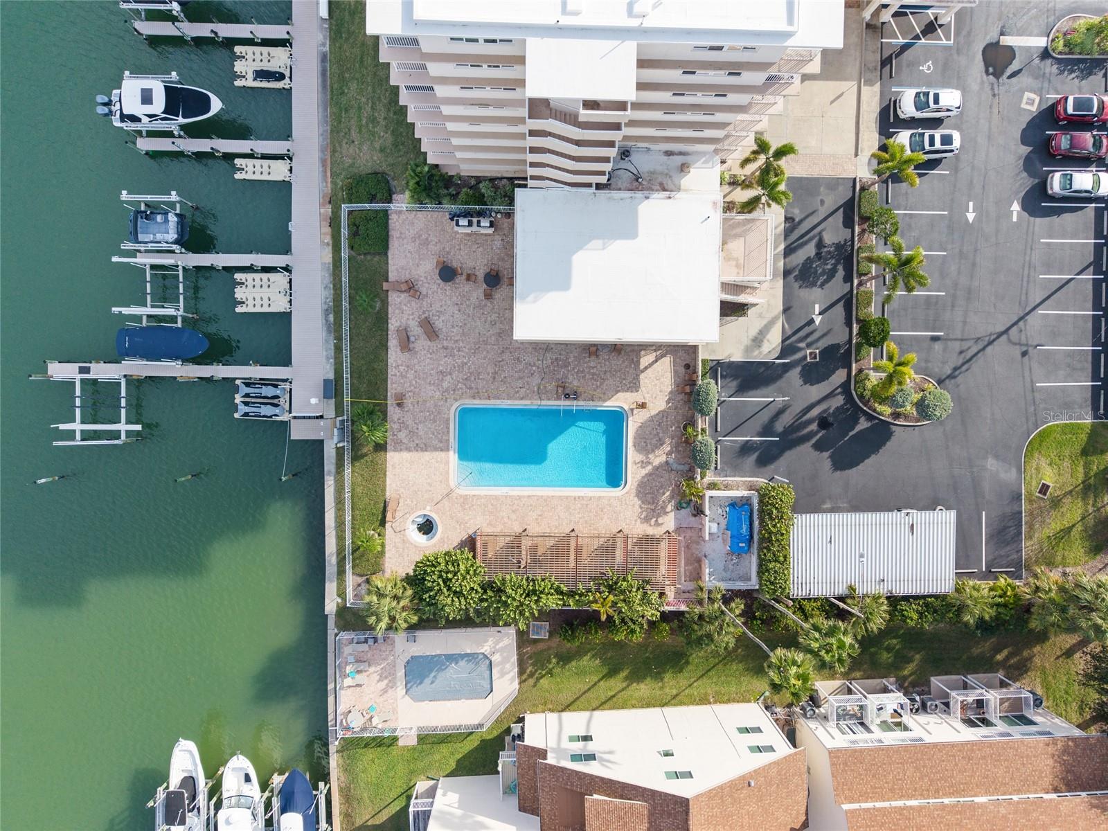 ISLAND WAY TOWERS CONDO - Residential