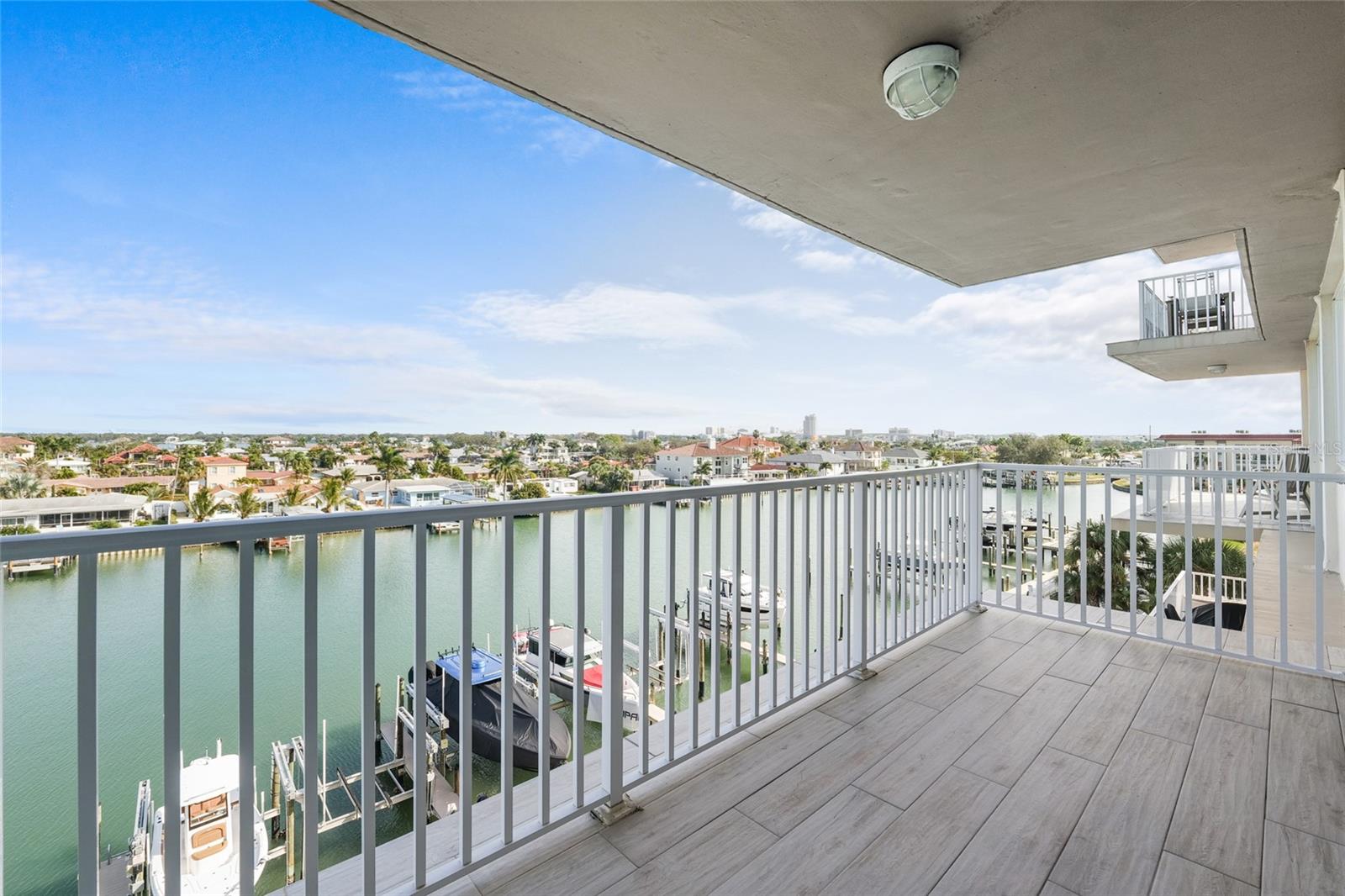 ISLAND WAY TOWERS CONDO - Residential