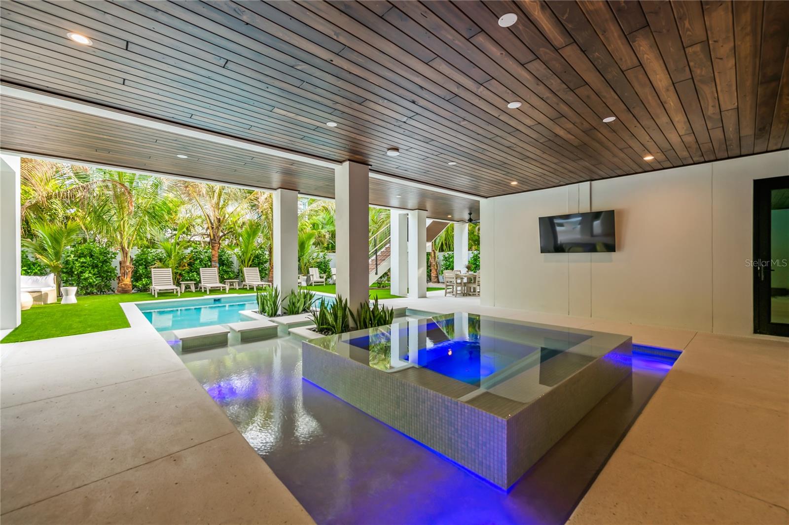 GULF VIEW SUB OF ANNA MARIA KEY - Residential