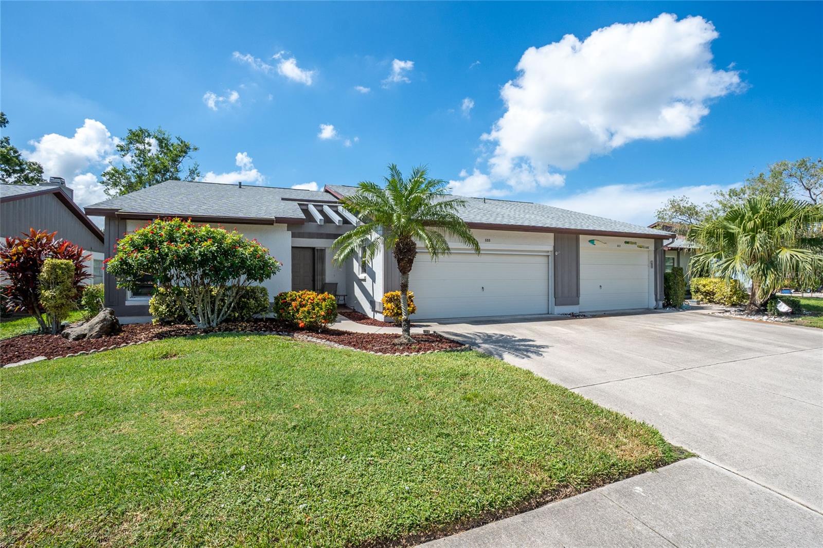 533 FOXWOOD BOULEVARD