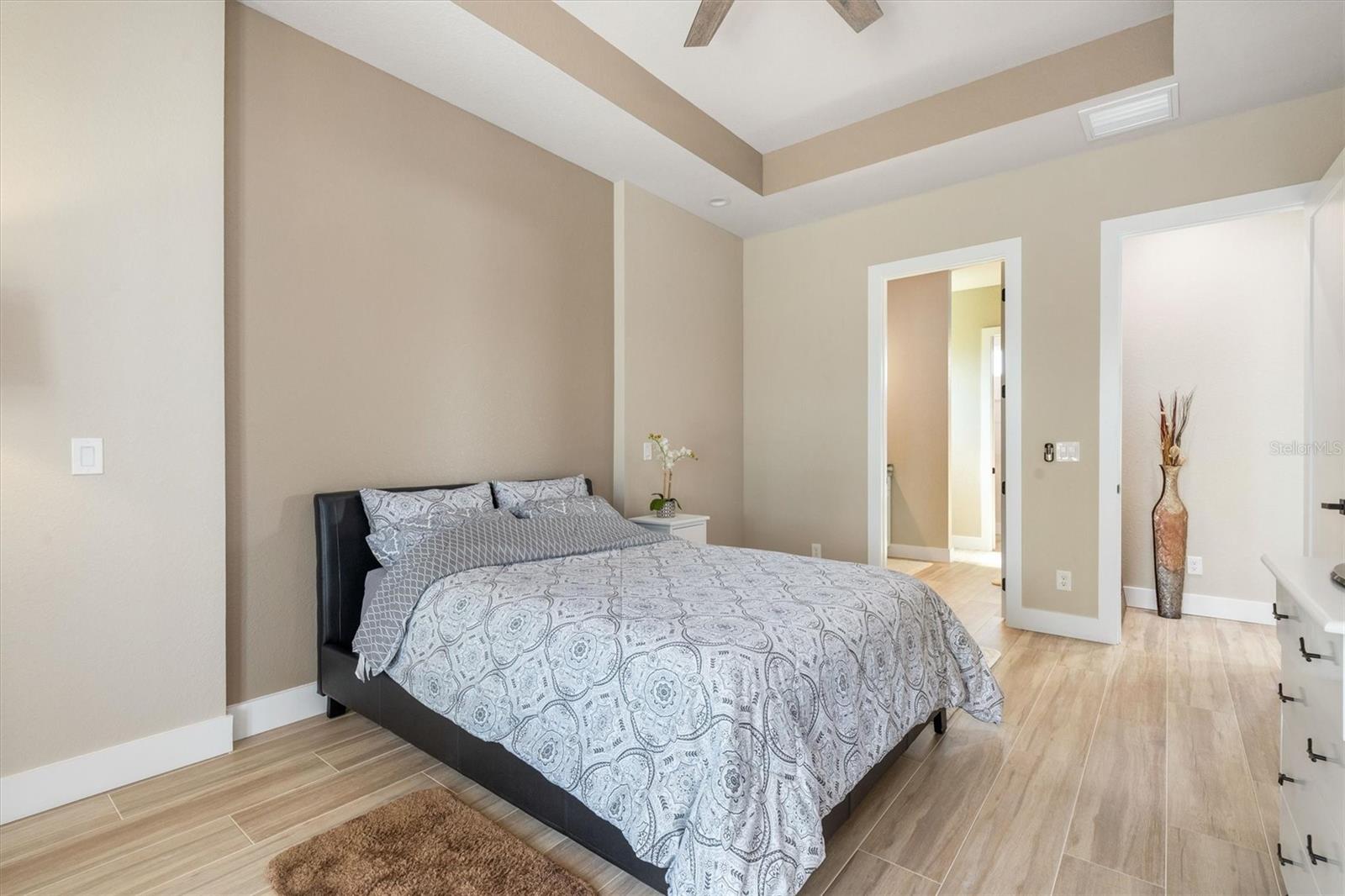 ROTONDA WEST BROADMOOR - Residential