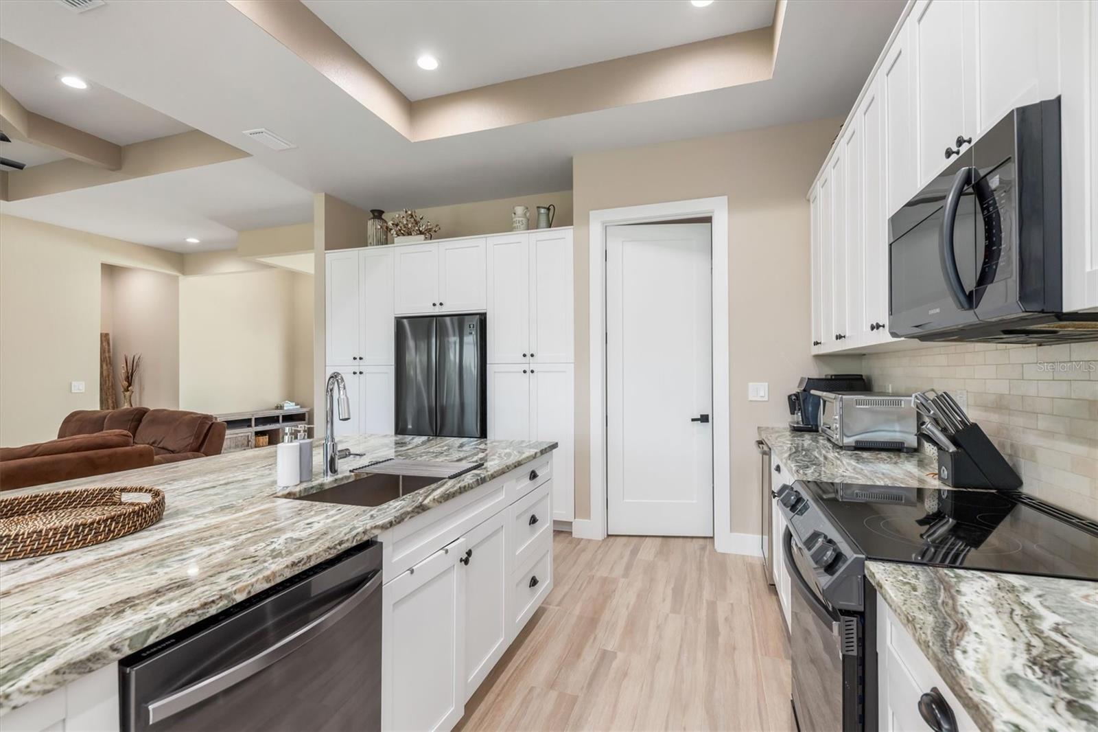 ROTONDA WEST BROADMOOR - Residential