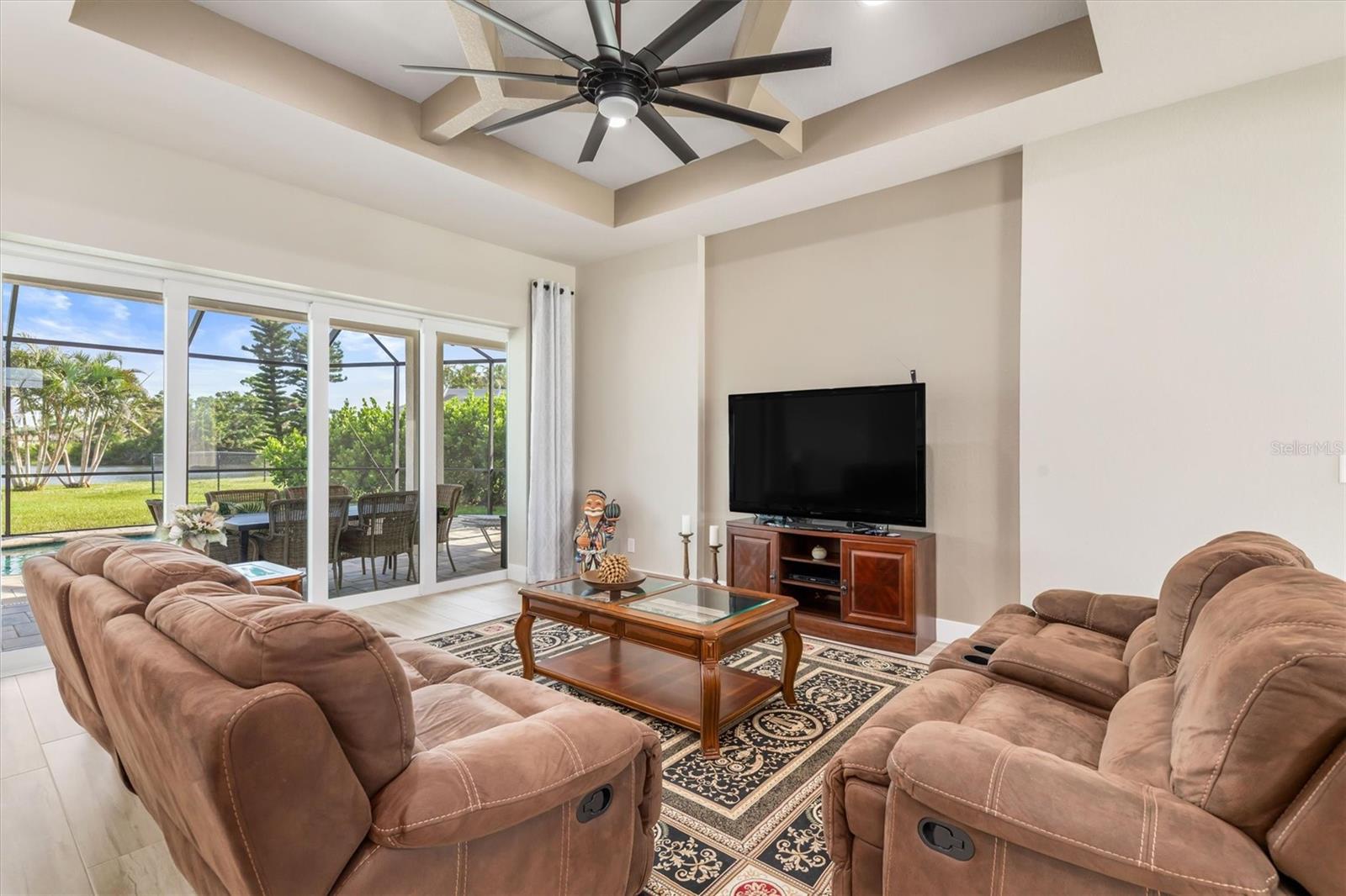 2 SPORTSMAN CIRCLE