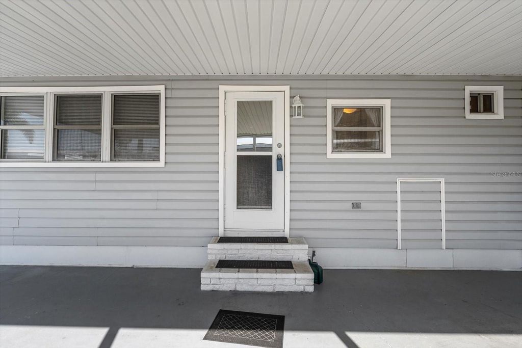 listing image 0