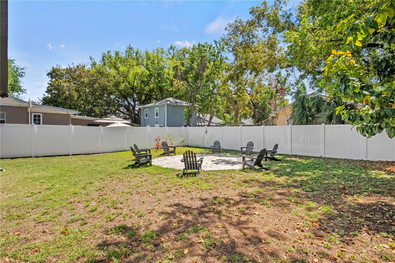 1213 E EMMA STREET