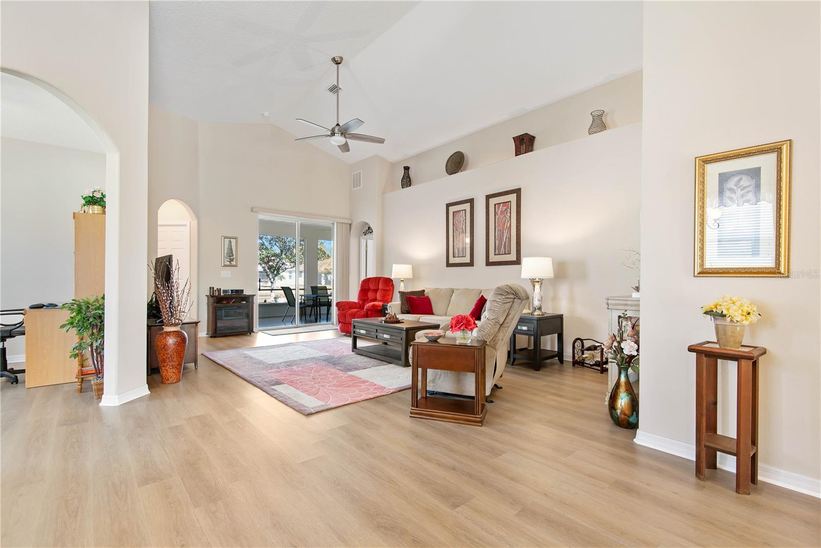 14 ROYALE LANE
