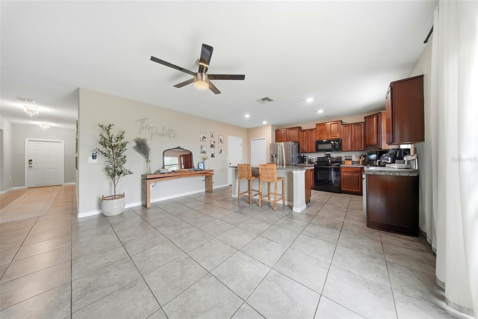 SUNSHINE VILLAGE PH 2 - Residential