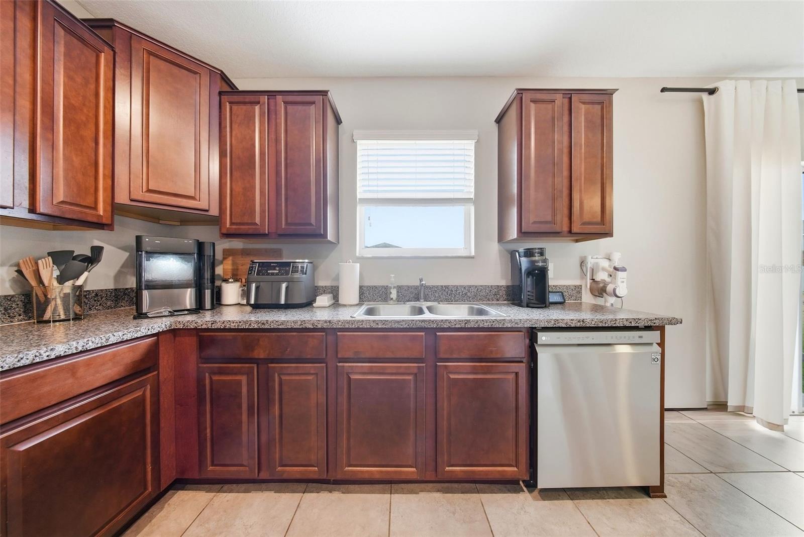 SUNSHINE VILLAGE PH 2 - Residential