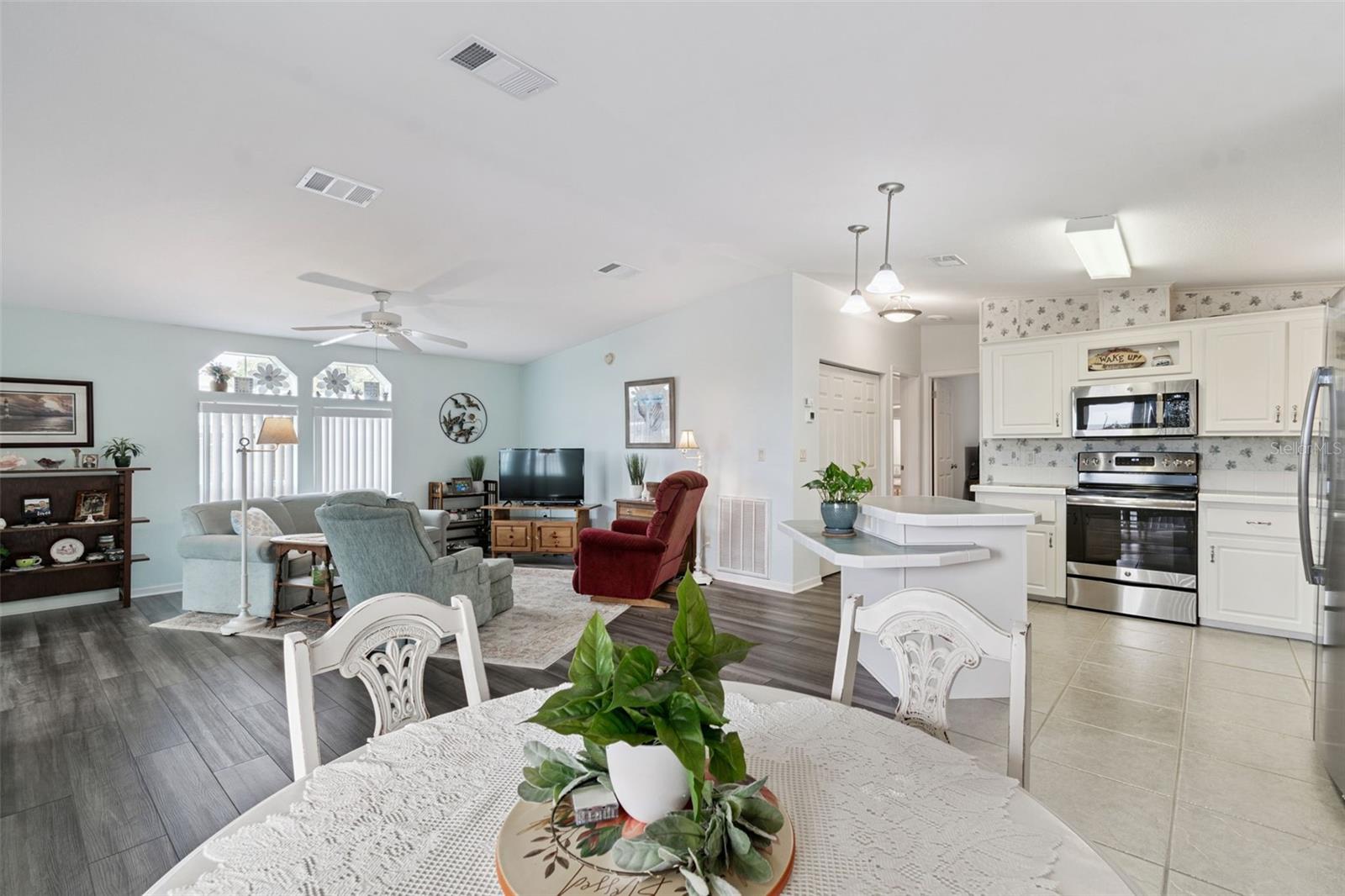 GRAND HORIZONS PH 02 - Residential