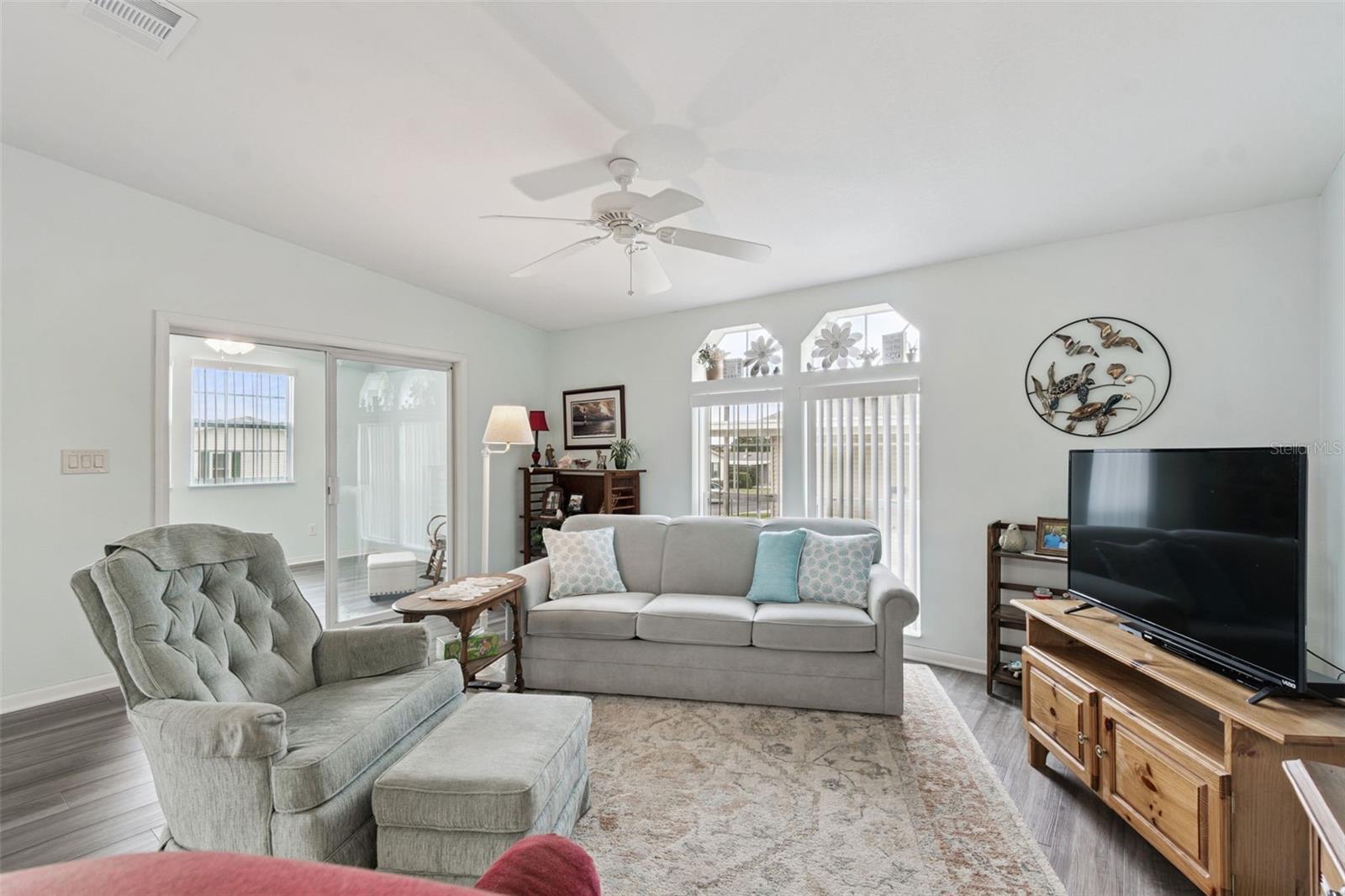 GRAND HORIZONS PH 02 - Residential