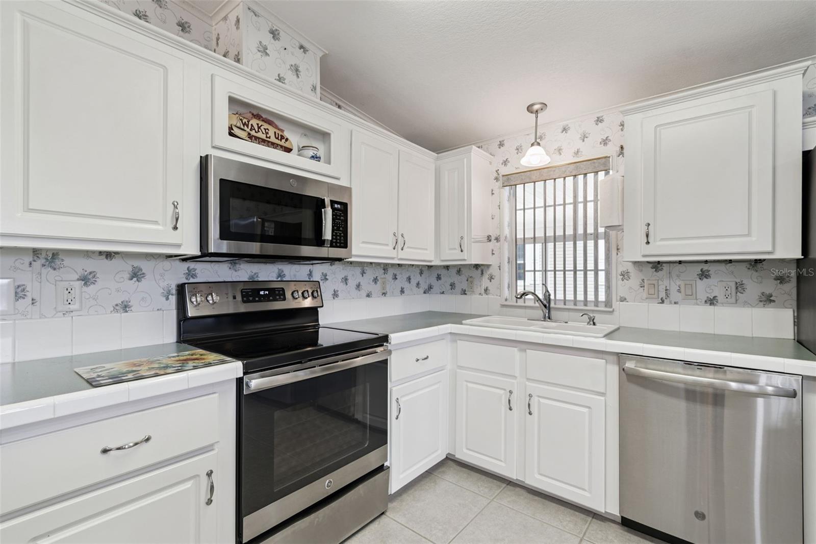 GRAND HORIZONS PH 02 - Residential