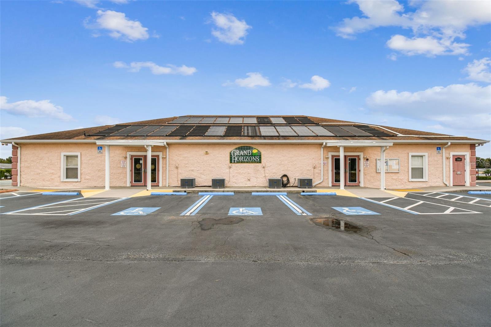 GRAND HORIZONS PH 02 - Residential