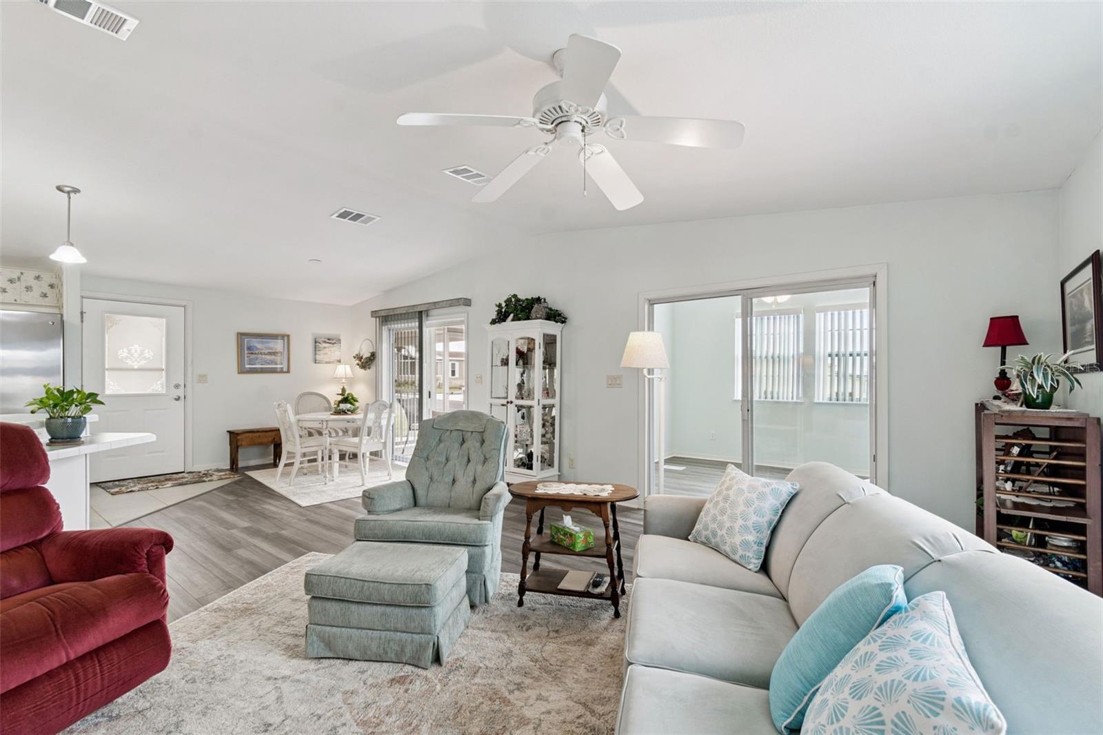 GRAND HORIZONS PH 02 - Residential