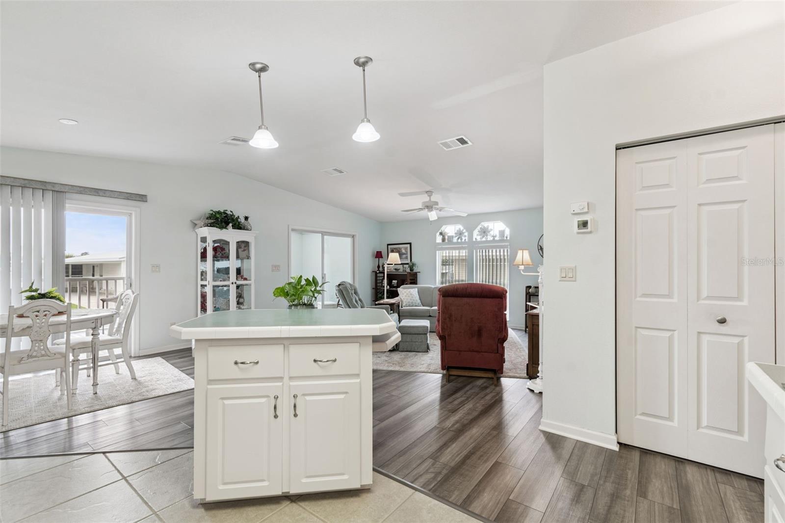 GRAND HORIZONS PH 02 - Residential