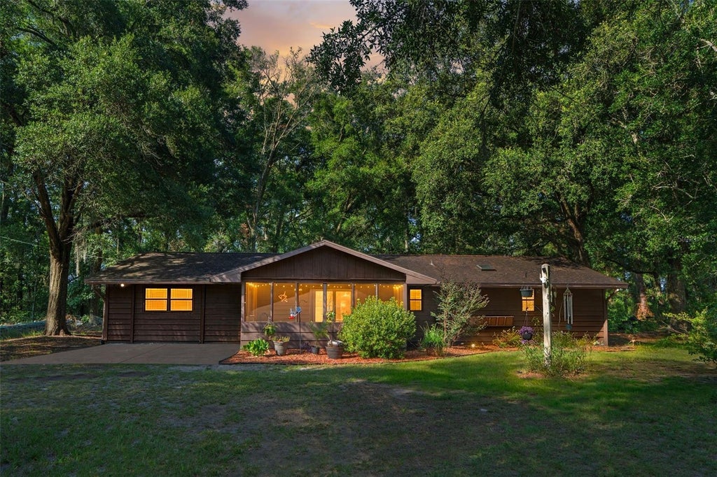 Photo of 79 NW 55th Avenue, Bell, FL 32619 (MLS # GC541879)