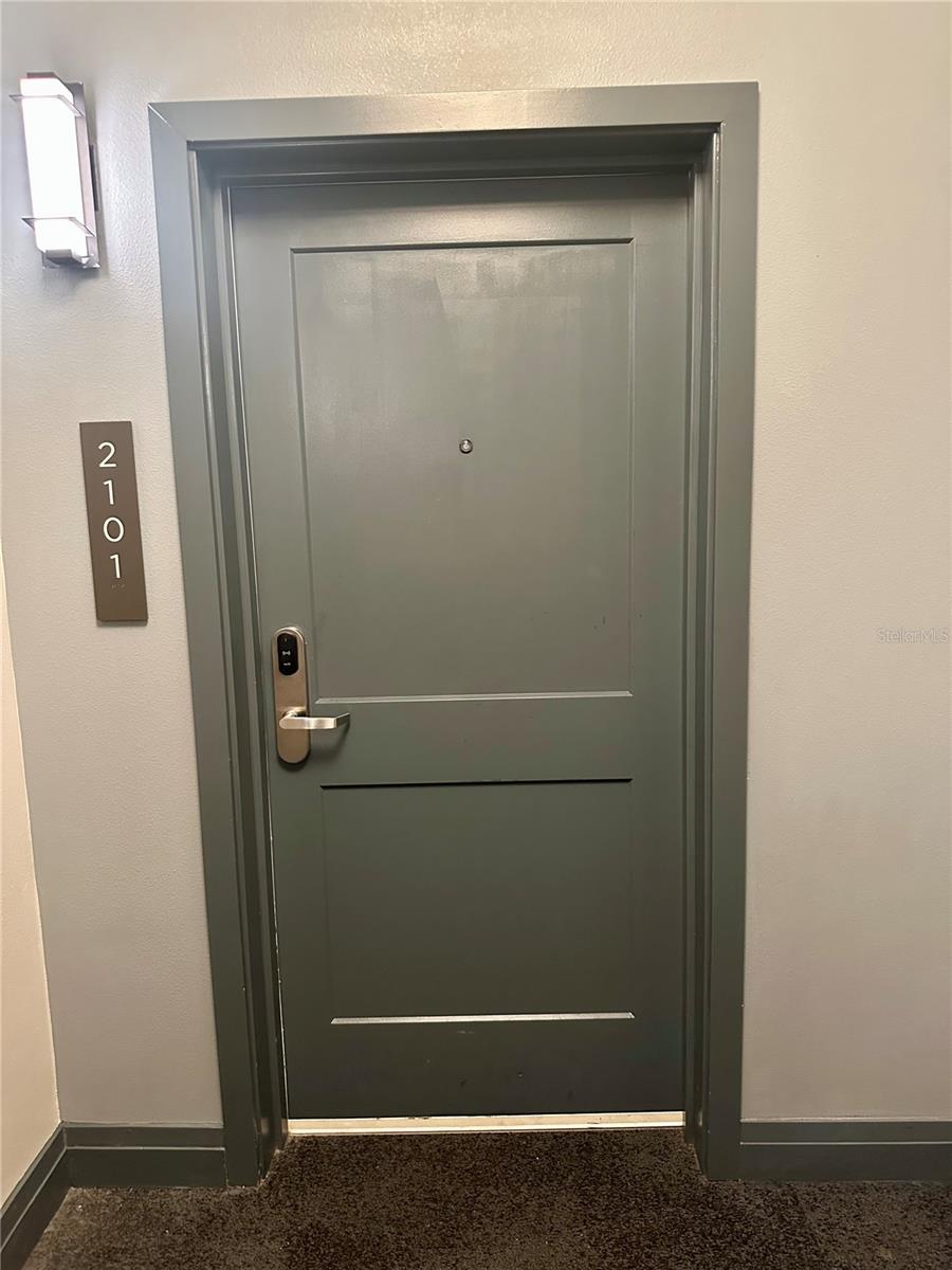 14501 GROVE RESORT AVENUE 2101