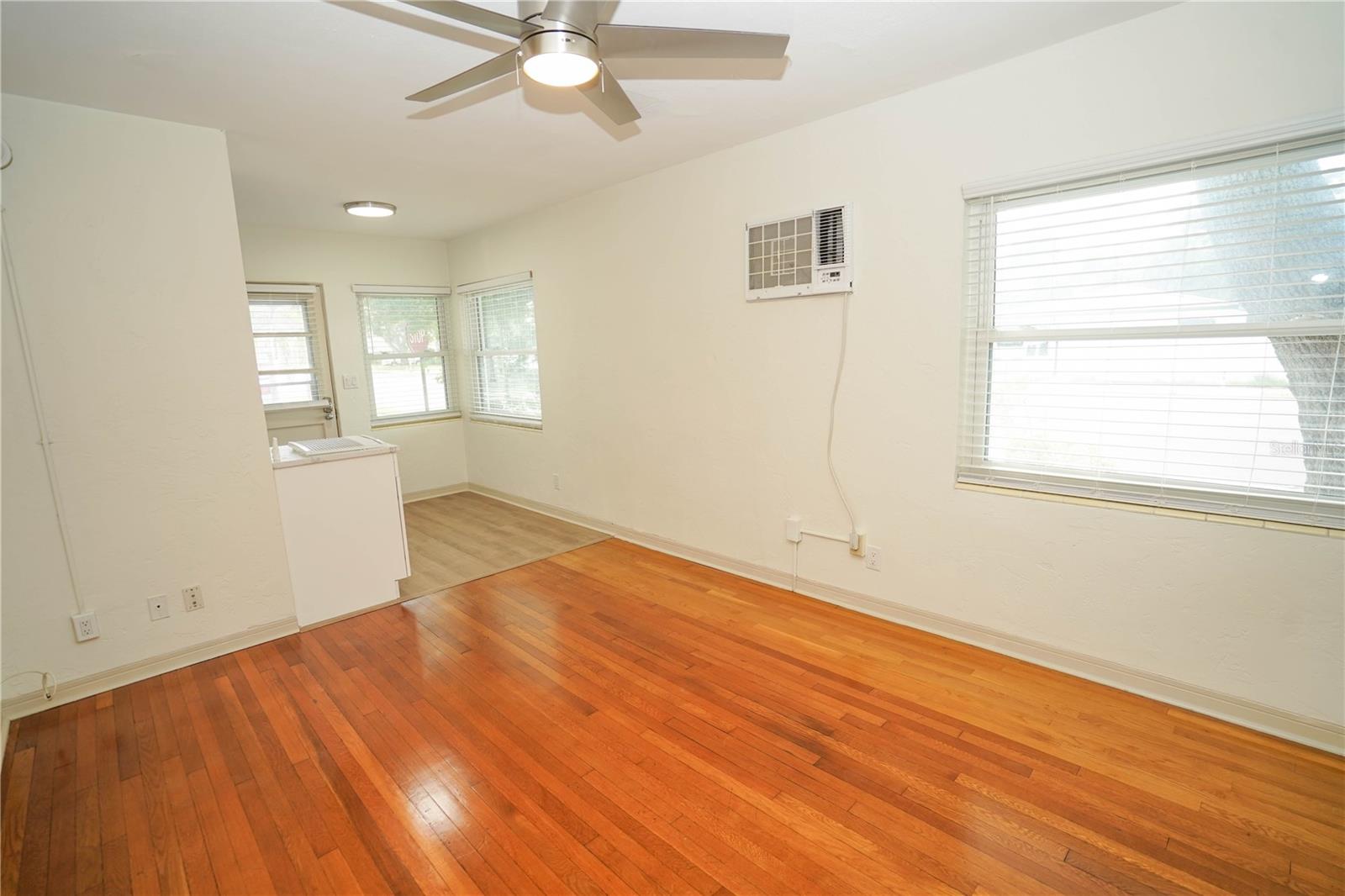 SPRING HILL REV - Residential Lease