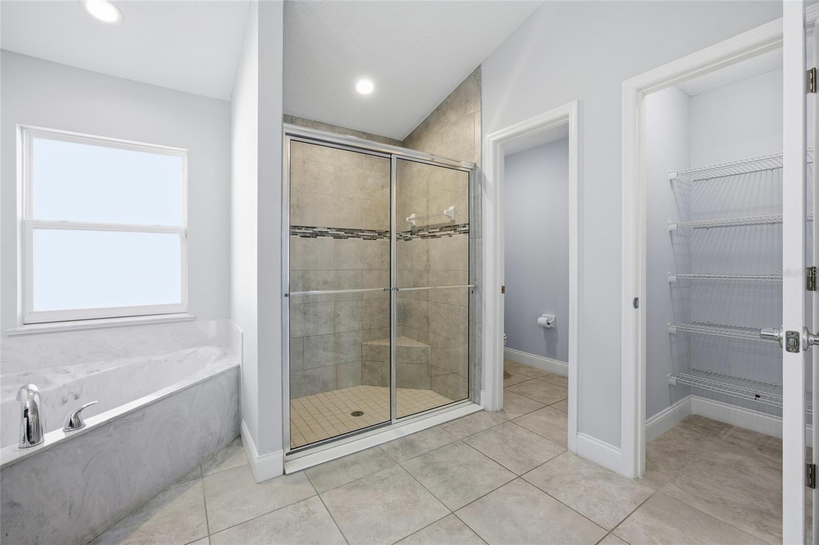 MEADOW GLENN UN 2 - Residential