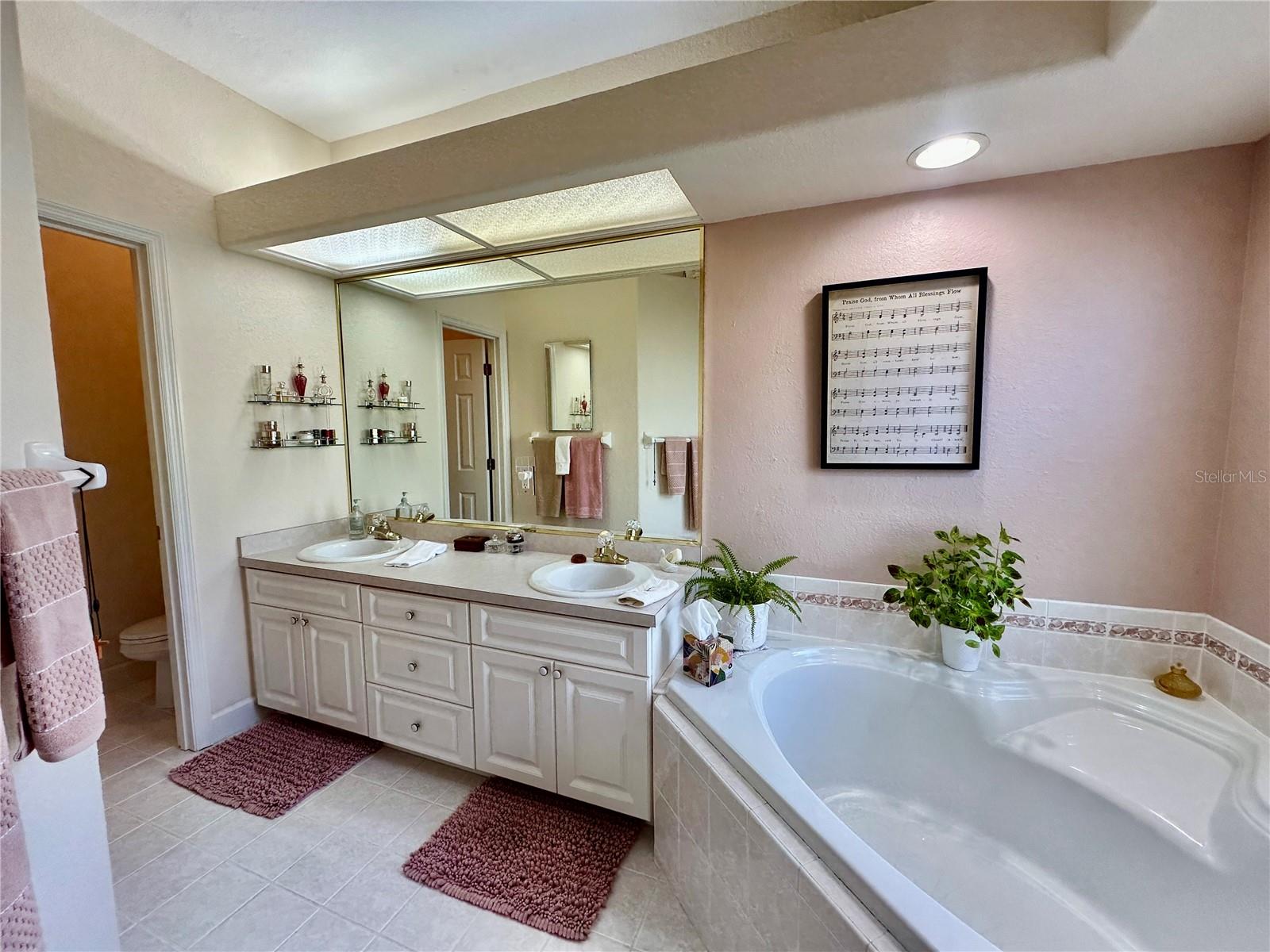 RUBY LAKE PH 01 - Residential