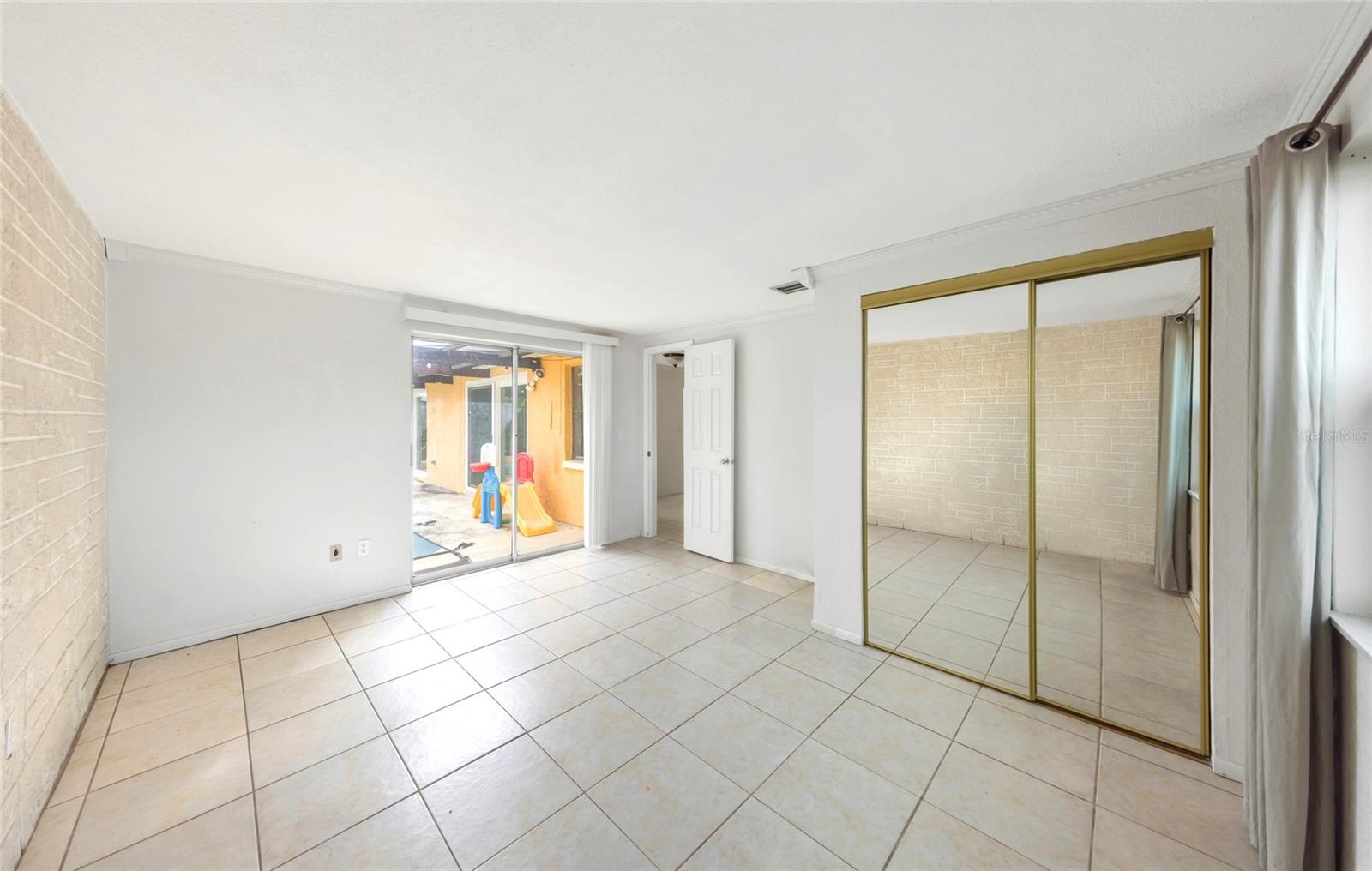 HOLIDAY LAKE ESTATES 21 - Residential