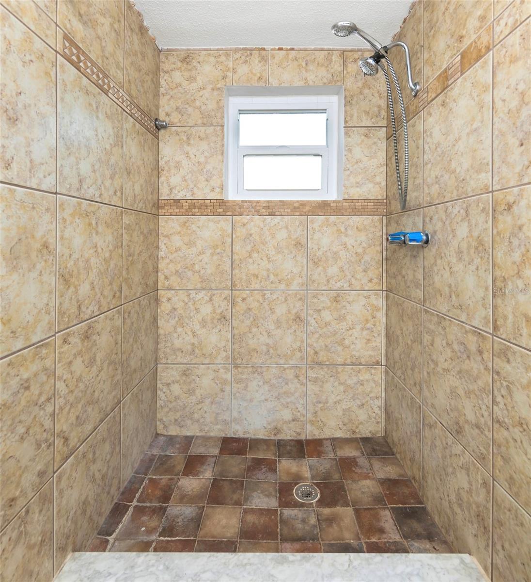 HOLIDAY LAKE ESTATES 21 - Residential