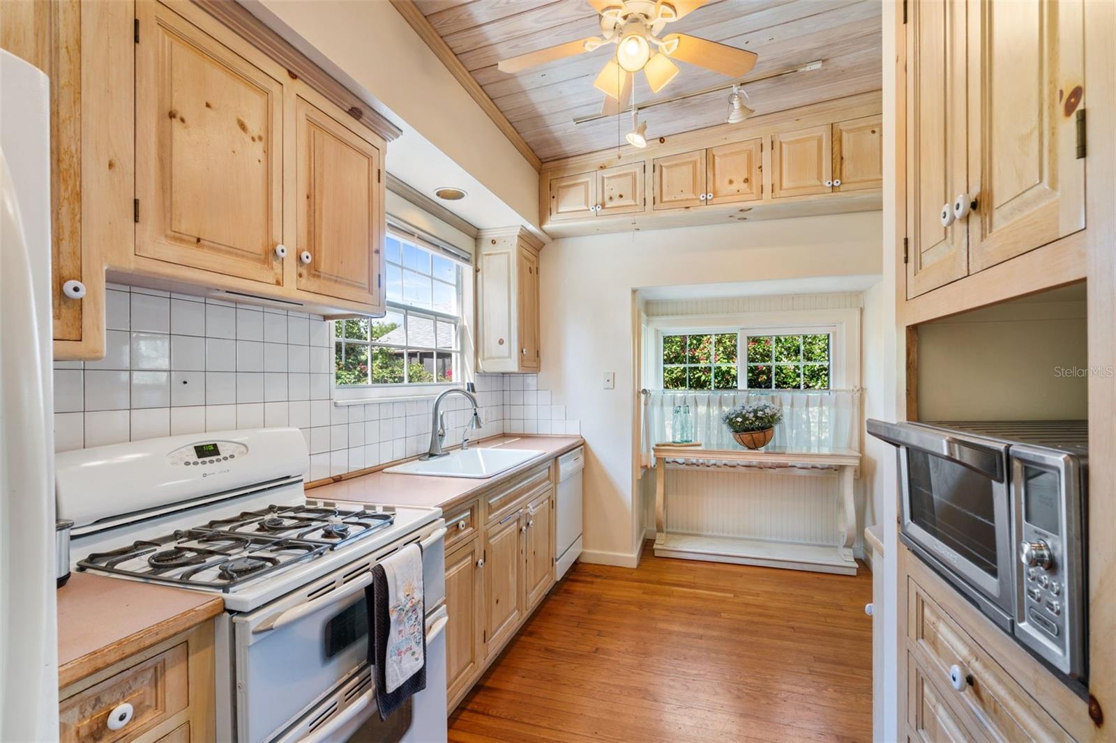 SPRING HILL REV - Residential